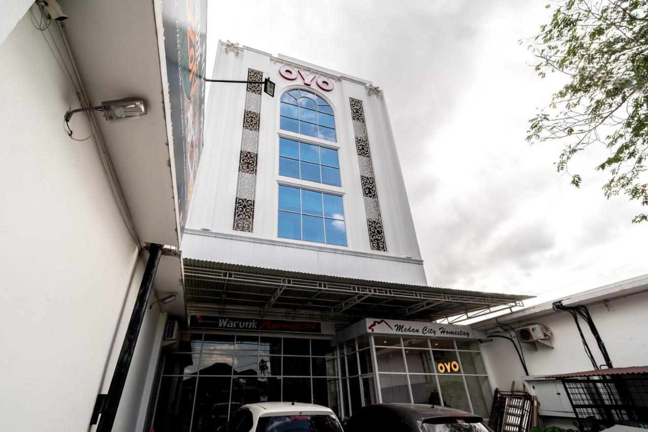 OYO 291 Medan City Syariah Bagian luar foto